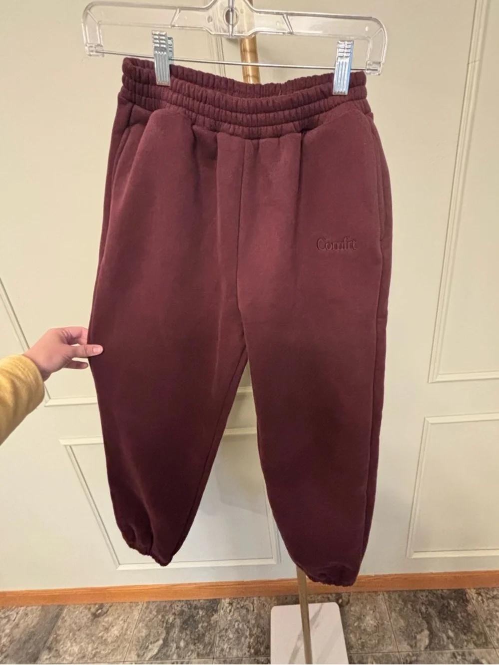 Comfrt Embroidered Maroon Signature Sweatpants Kids XL/Women XS NWT MSRP $60